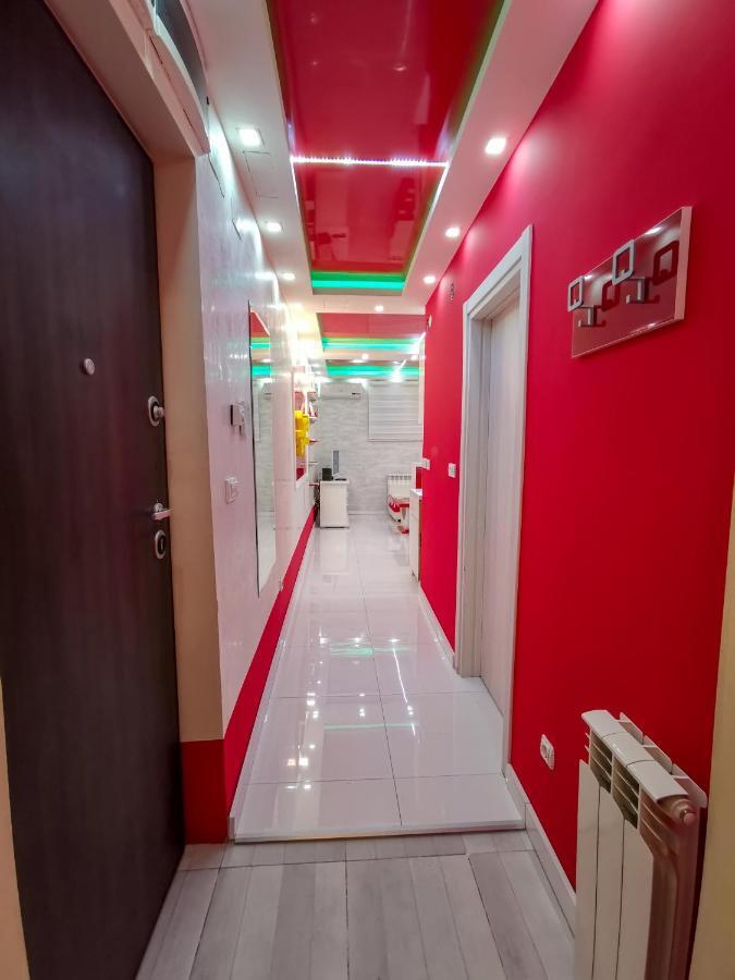 Ferienwohnung Spa Apartman Red Passion Belgrad Exterior foto